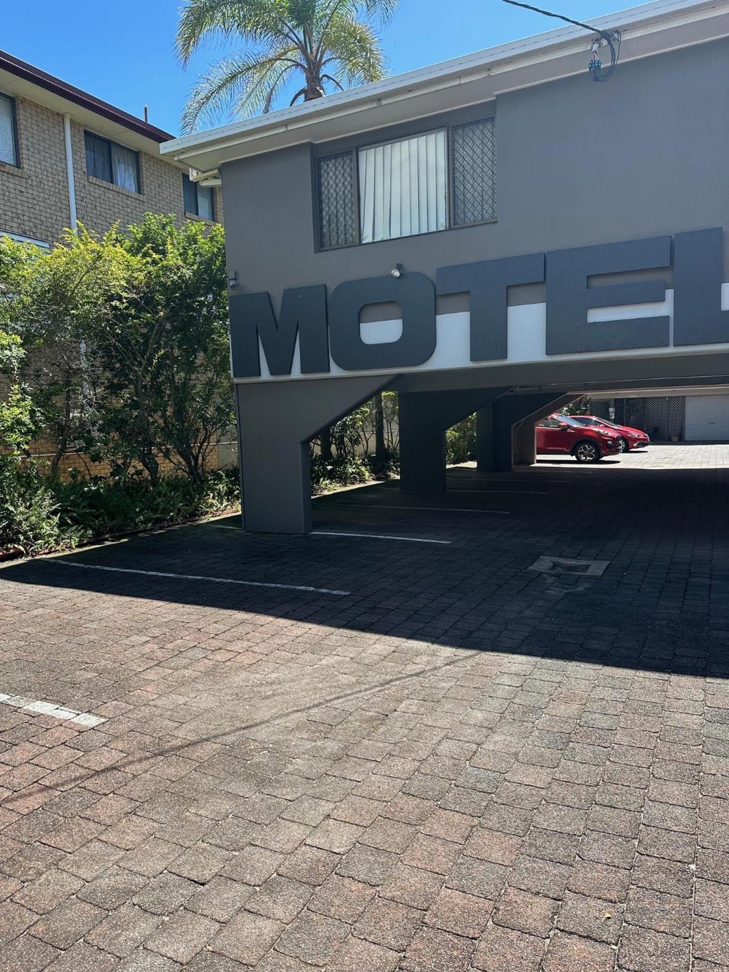 Gold Coast Airport Motel - Only 300 Meters To Airport Terminal Exterior photo